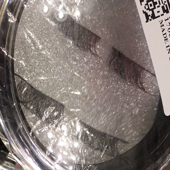 Magnetic Eyelashes - Picture 2 of 2
